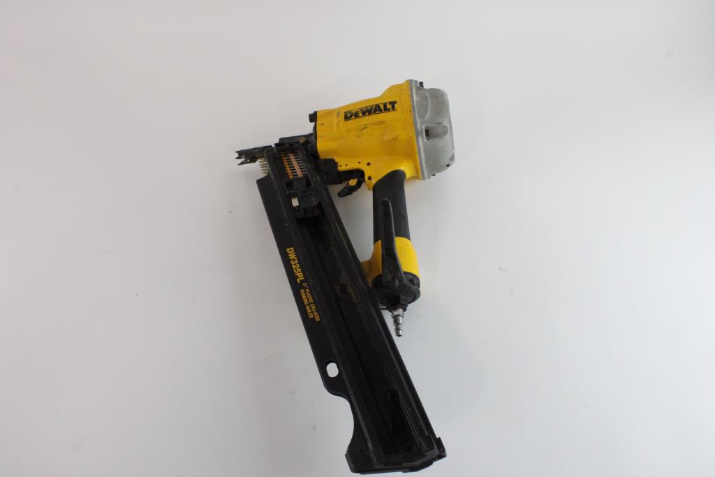 DeWalt 12 Gauge Plastic Collated Framing Nailer Property Room