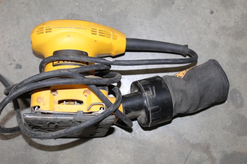 Dewalt 1/4 Sheet Palm Grip Sander Property Room