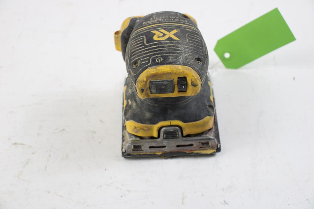 Dewalt 1/4" Sheet Palm Sander Property Room