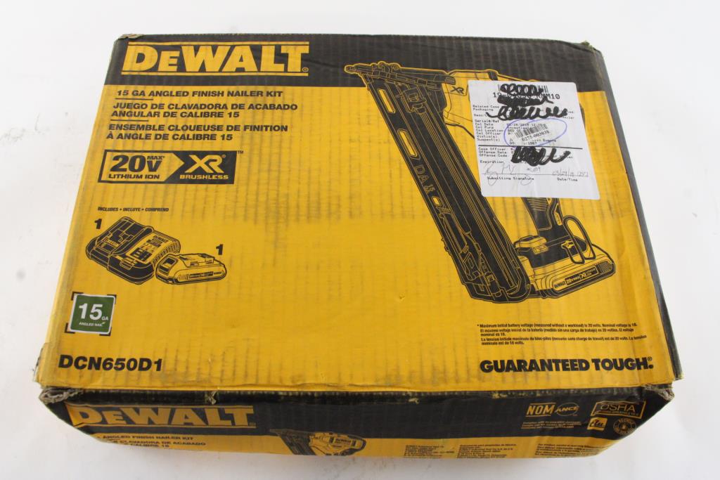 DeWalt 15 GA Angled Finish Nailer Kit Property Room