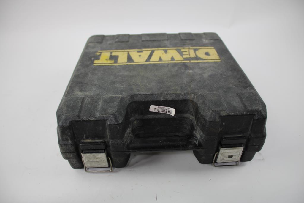 DeWalt 15-Gauge Finish Nailer