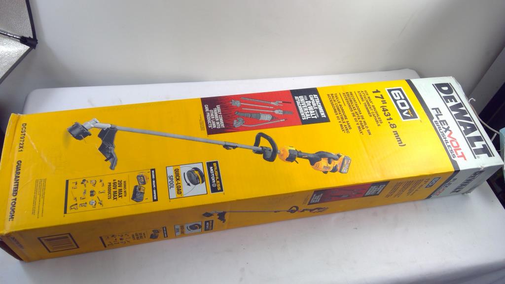 DeWalt 17" Brushless Attachment Capable String Trimmer, DCST972X1