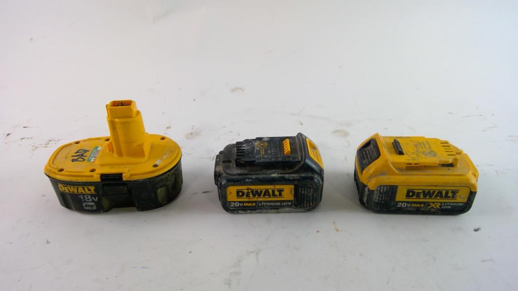DeWalt 18v & 20v Batteries, 3 Pieces Property Room