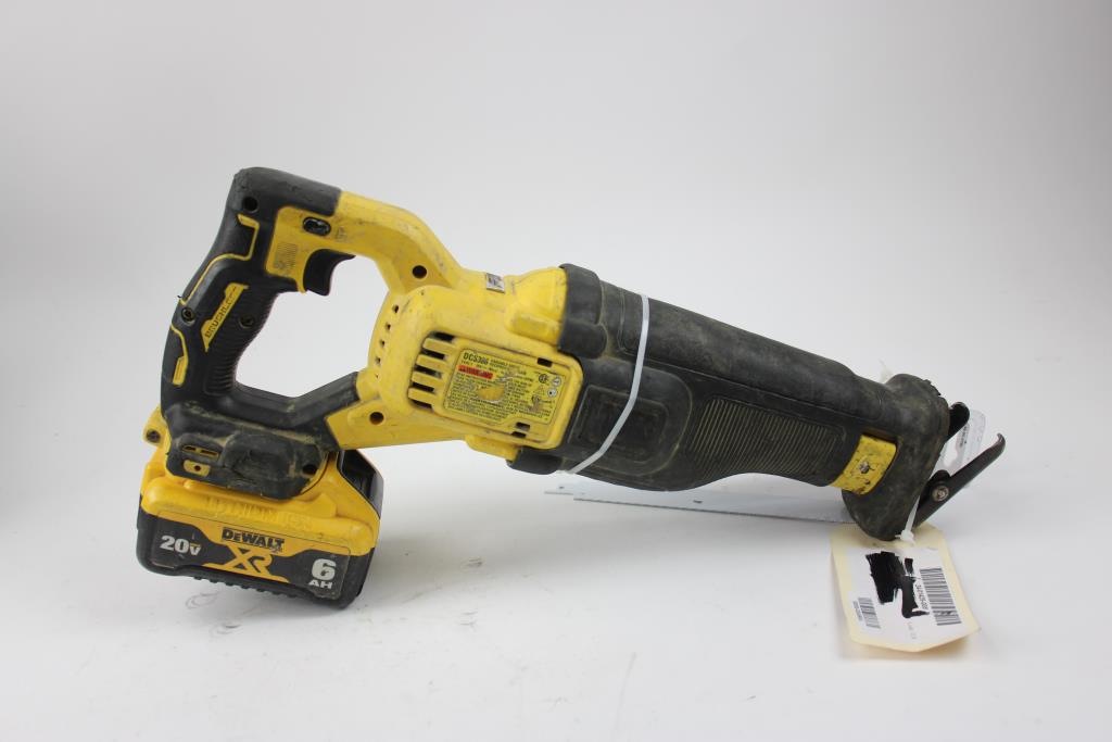 Dewalt 20v Max Brushless Saw With Blades