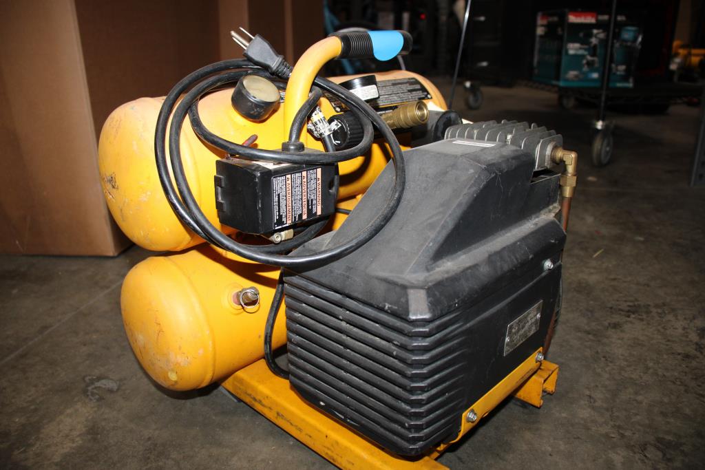 Dewalt 4 Gallon Electric Hand Carry Compressor Property Room