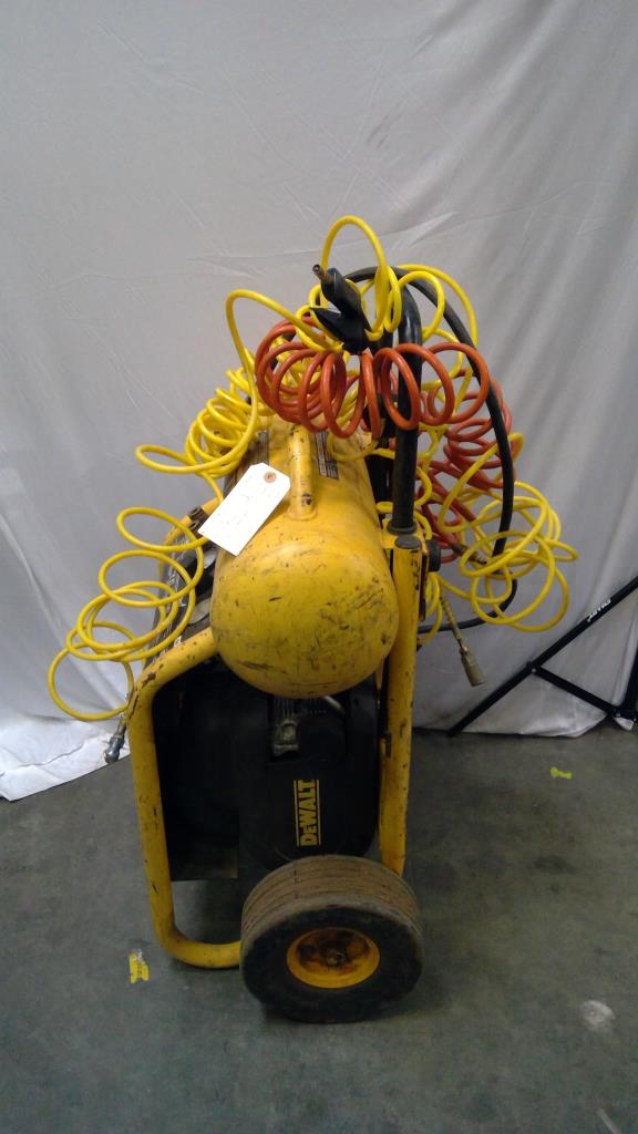 Dewalt 4.5 Gallon Air Compressor Property Room
