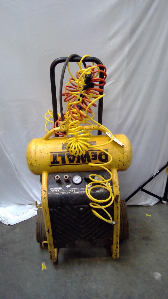 Dewalt 4.5 Gallon Air Compressor Property Room