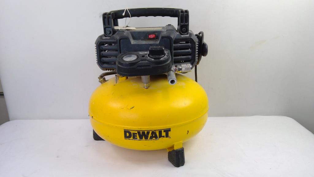 Dewalt 6 Gallon 165 PSI Max Compressor