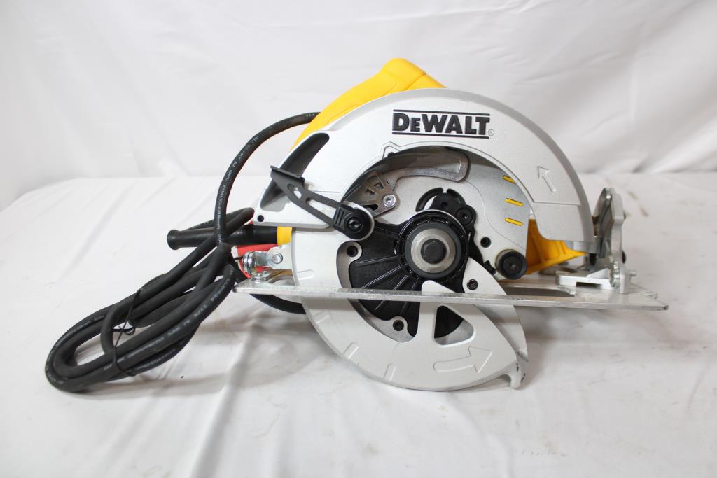 DeWalt 7-1/4" Circular Saw