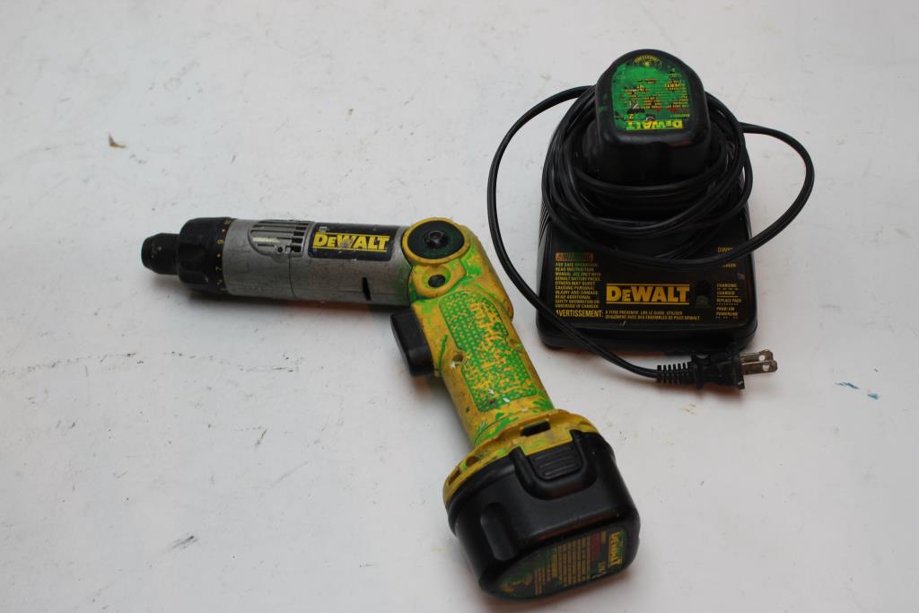 Dewalt 7.2V Heavy Duty Cordless Screwdriver With Accessories Property