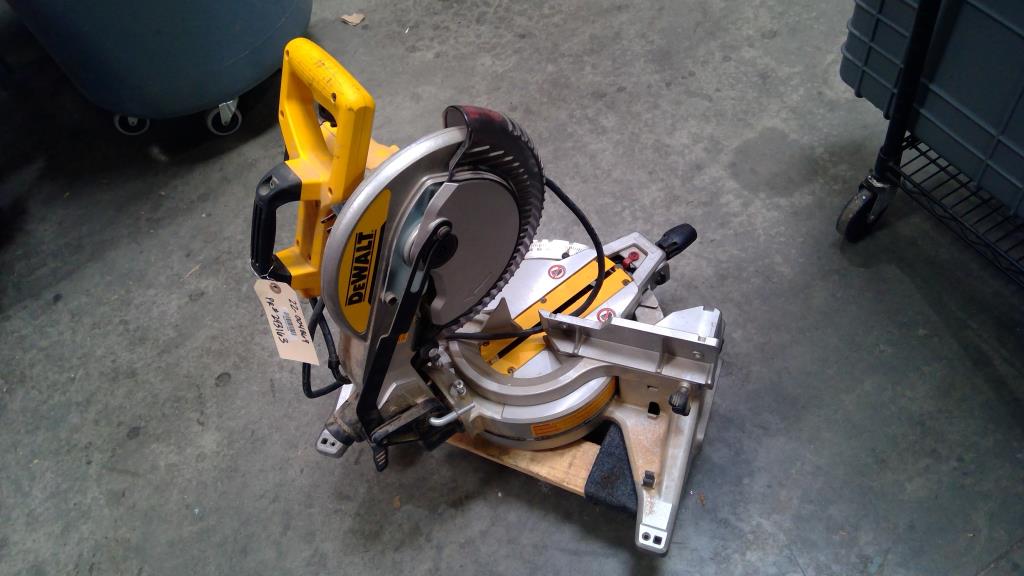Dewalt Compact 10" Single-Bevel Corded Compound Miter Saw