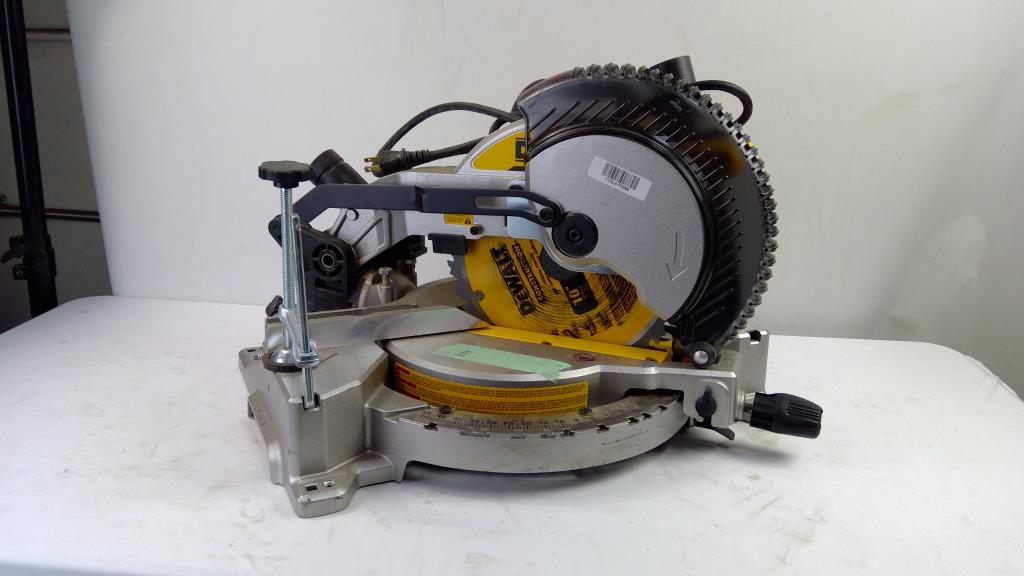 DeWalt Compound Miter Saw