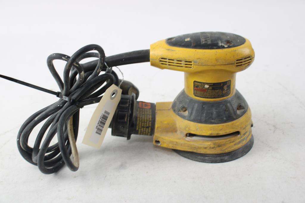 DeWalt Corded Var. Speed Random Orbit Sander, D26453 Property Room