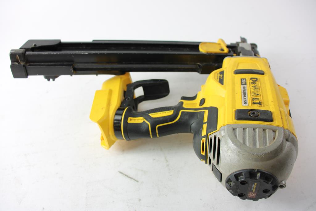 DeWalt Cordless Brushless Plastic Collated Framing Nailer, DCN21PL Property Room