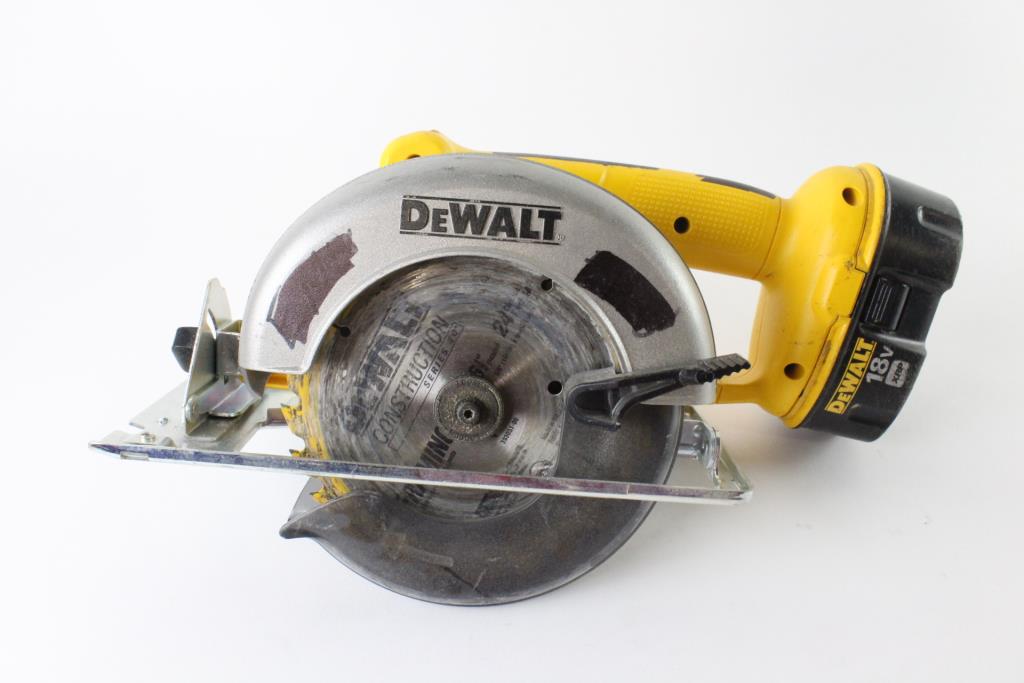 DeWalt Cordless Circular Saw | Property Room