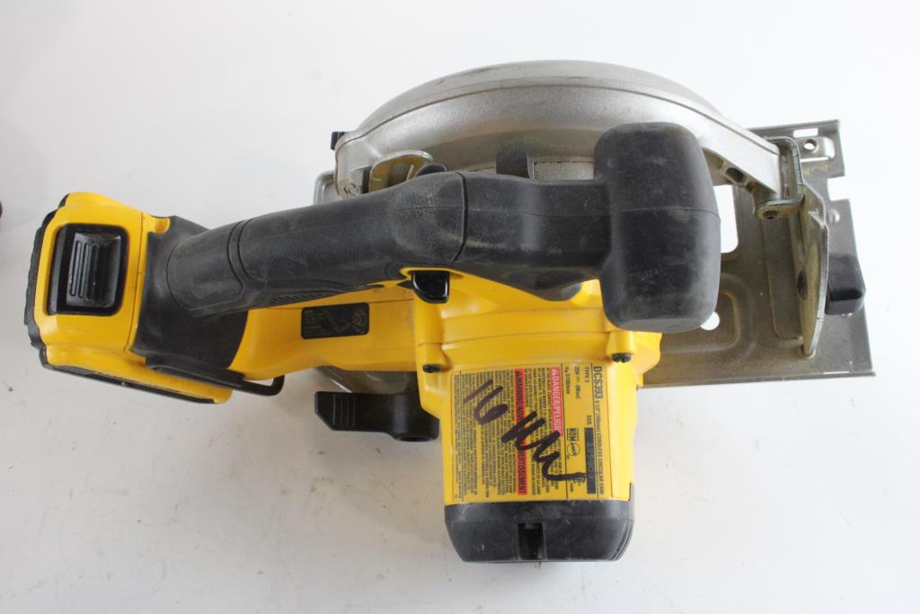 DeWalt Cordless Circular Saw With Bag Property Room