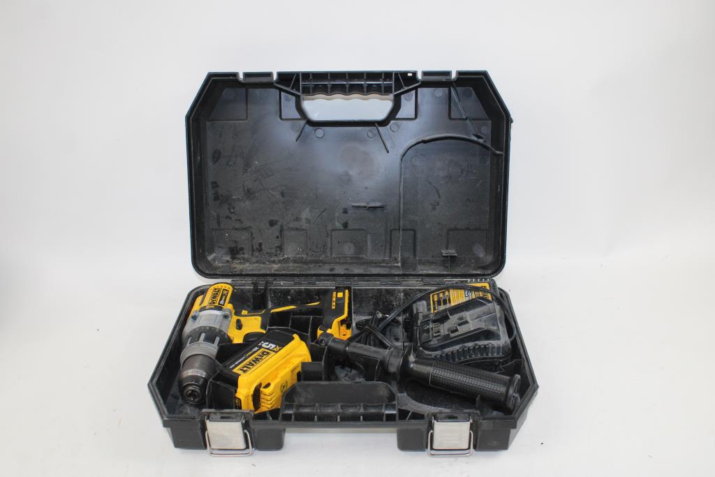 DeWalt Cordless Hammer Drill/Driver DCD996 With Battery Pack, Battery Charger, And Case