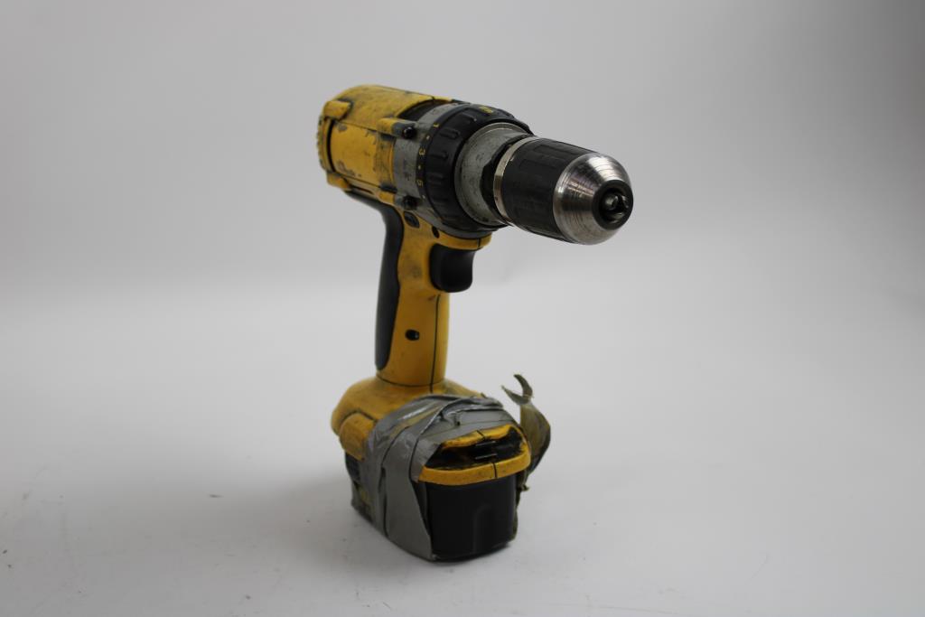Dewalt Cordless Screwdriver, Drill, 2 Pieces