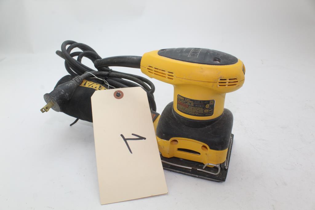 DeWalt D26441 Corded Sheet Sander Property Room