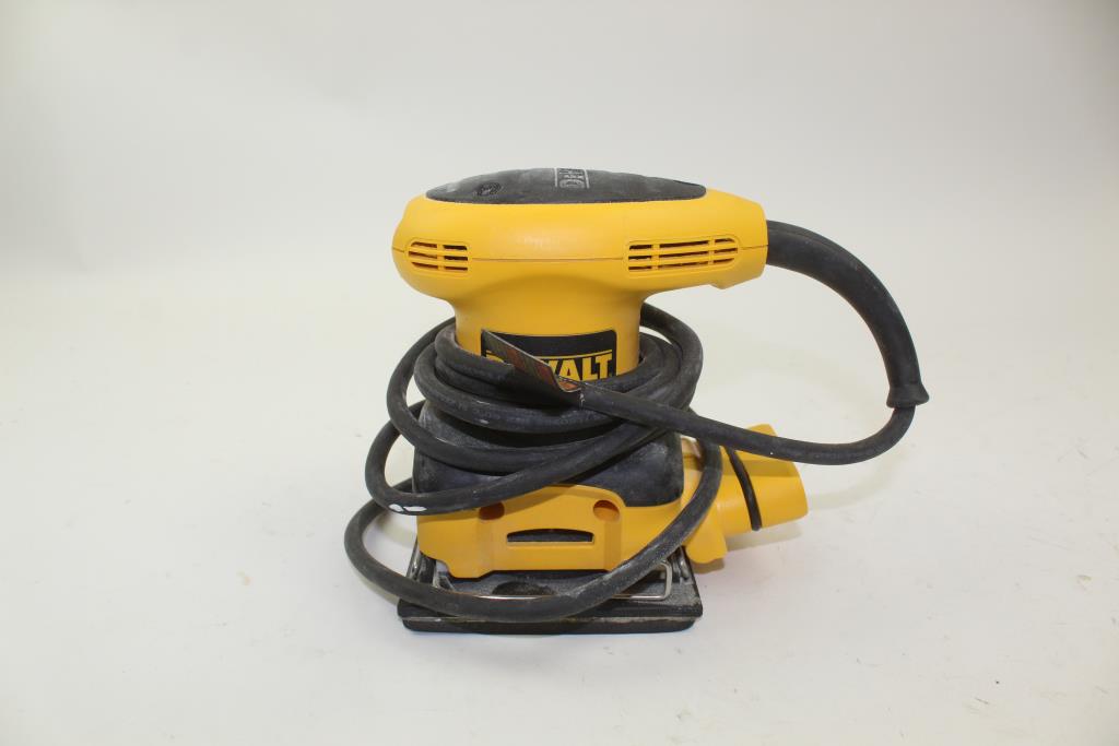 Dewalt D26441 Palm Sander In Tool Bag Property Room