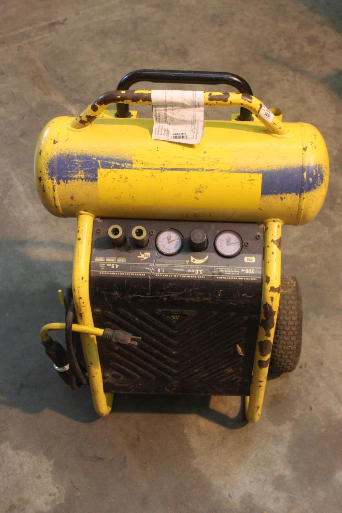 Dewalt D55146 Portable Air Compressor Property Room