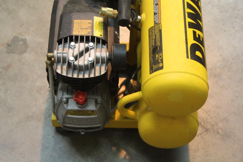 Dewalt D55153 Electric Air Compressor Property Room
