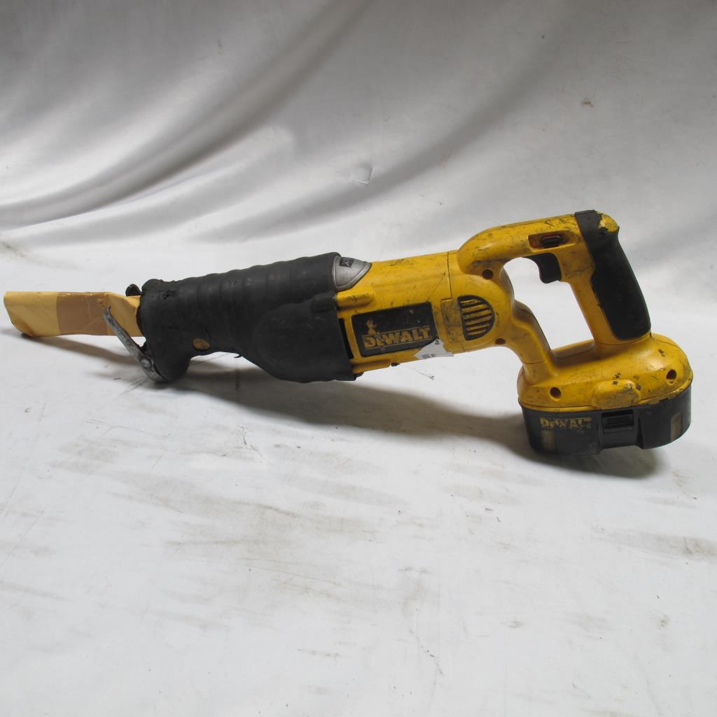 DeWalt DC385 Cordless Reciprocating Saw Property Room