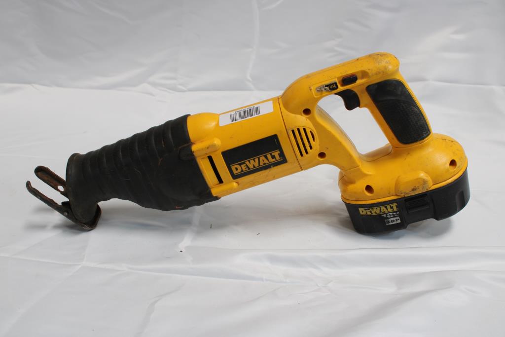 DeWalt DC385 Reciprocating Saw