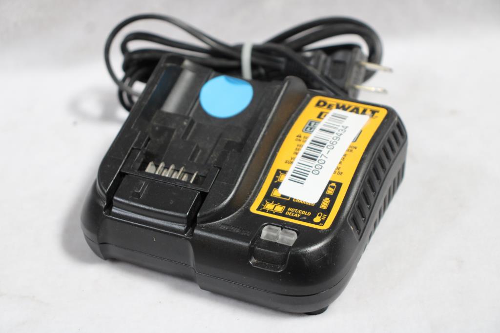 DeWALT DCB107 Battery Charger Property Room