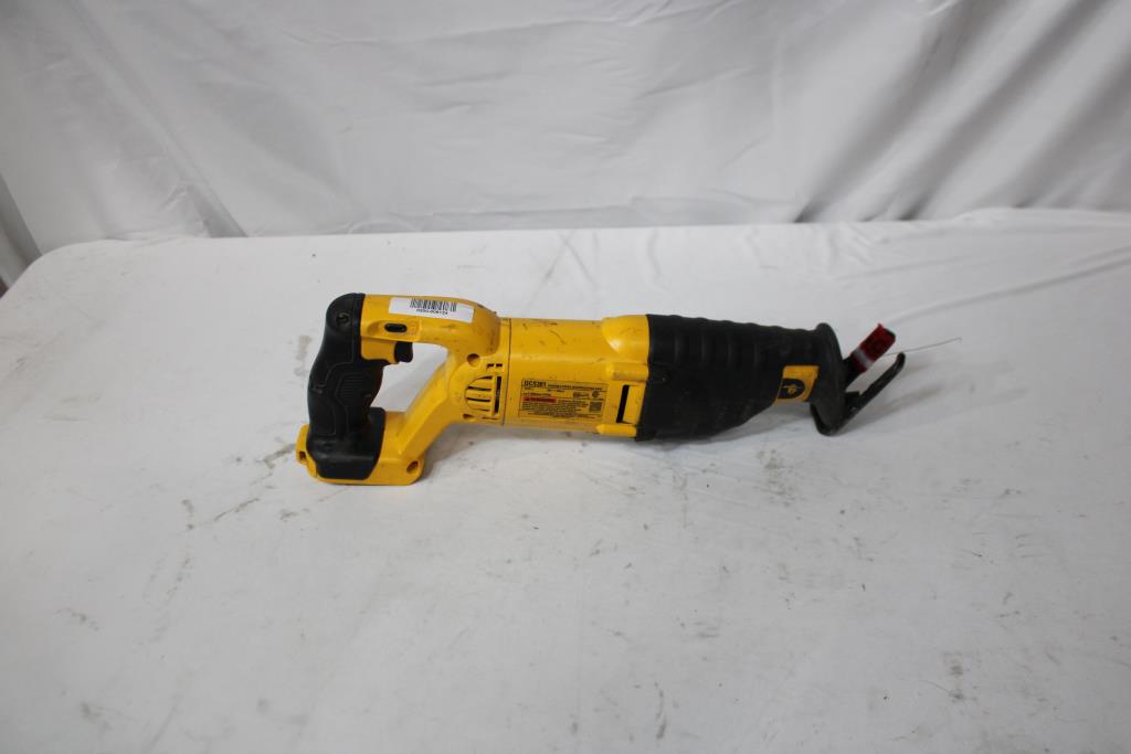 DeWalt DCS381 Reciprocating Saw