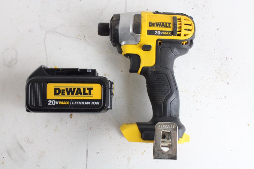Dewalt Drill With Tool Bag Property Room