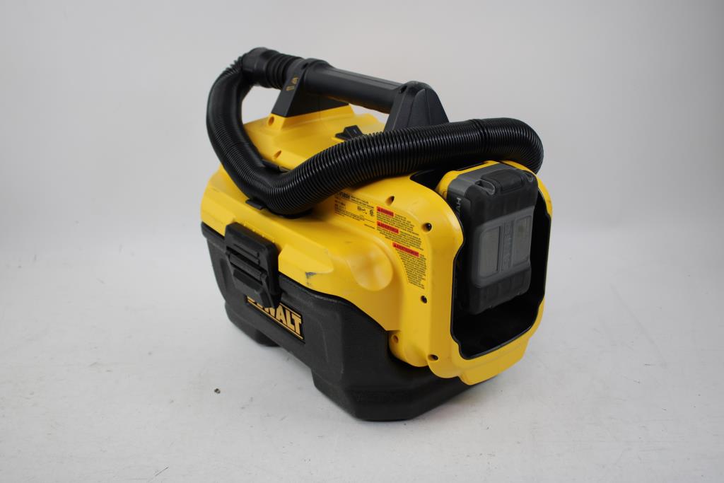 DeWalt Dry Vacuum