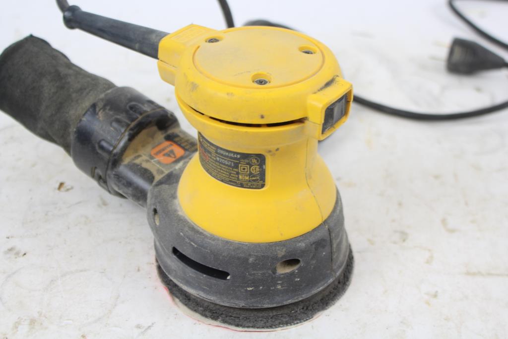 Dewalt DW421 Random Orbit Palm Sander Property Room