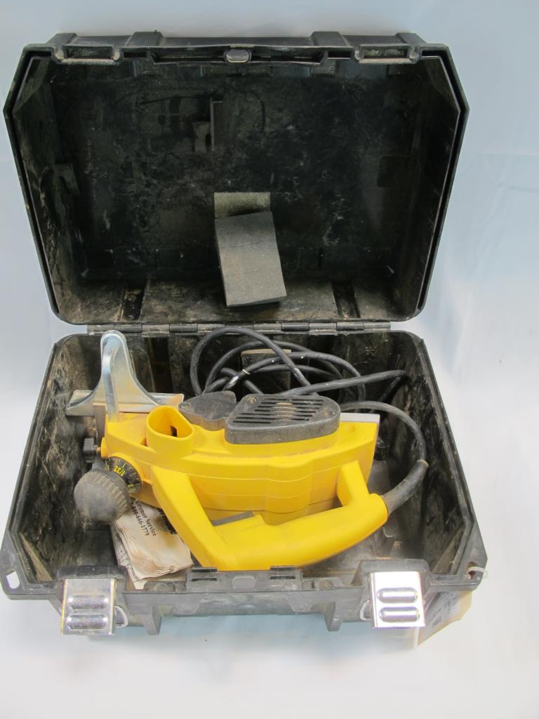 Dewalt DW680K Corded Hand Planer Property Room