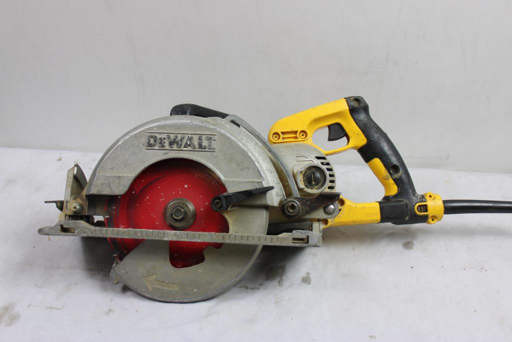 DeWalt DWS535 Worm Drive Circular Saw Blade Bolt – Genuine OEM Replacement Part N046075