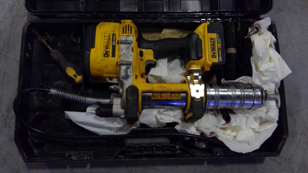 Dewalt Greasegun