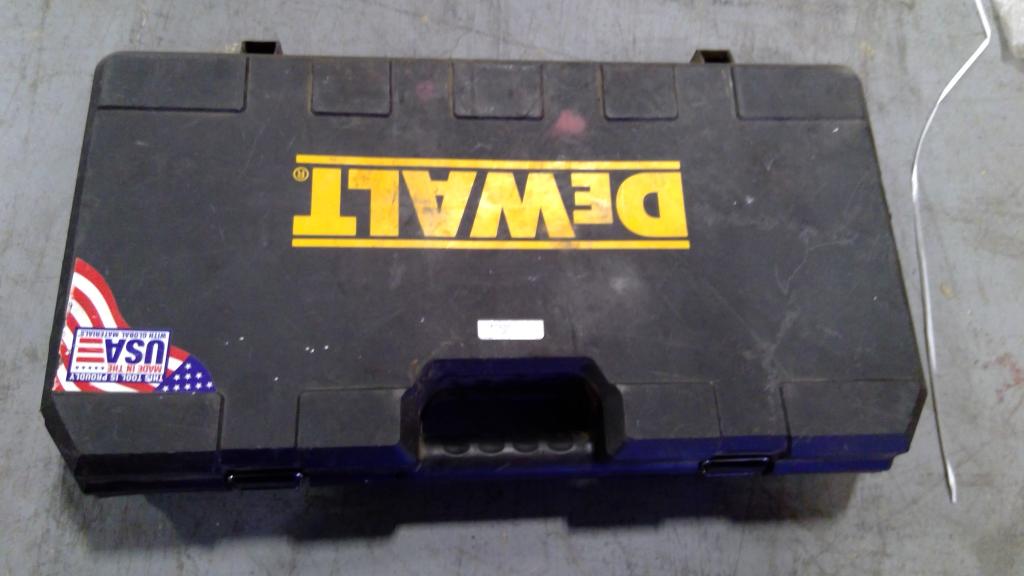 Dewalt Greasegun