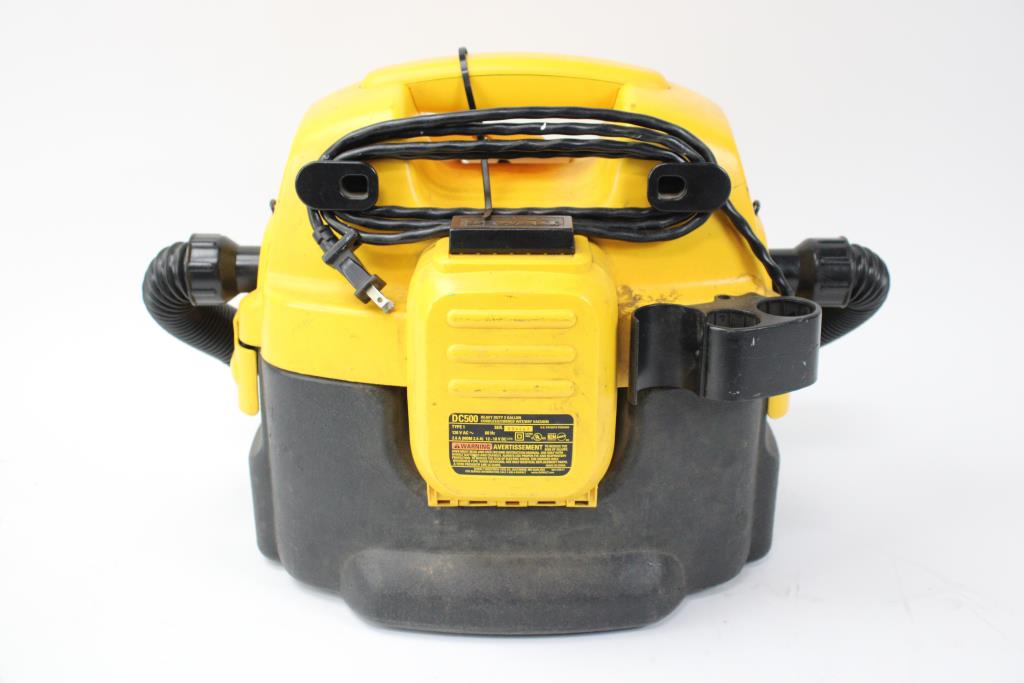 Dewalt Heavy Duty 2 Gallon Cordless/ Corded Wet/dry Vacuum Property Room