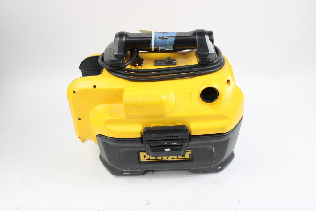 Dewalt Heavy Duty 2 Gallon Cordless Wet/dry Vacuum Property Room