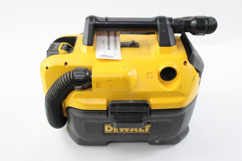 Dewalt Heavy Duty 2 Gallon Wet/ Dry Vacuum Property Room