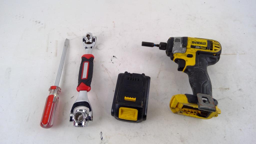 Dewalt Impact Driver And More 4 Pieces