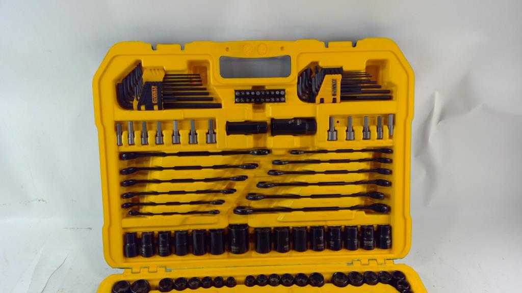 Dewalt Mechanics Tool Set | Property Room