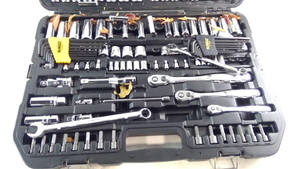 Dewalt Mechanics Tool Set | Property Room