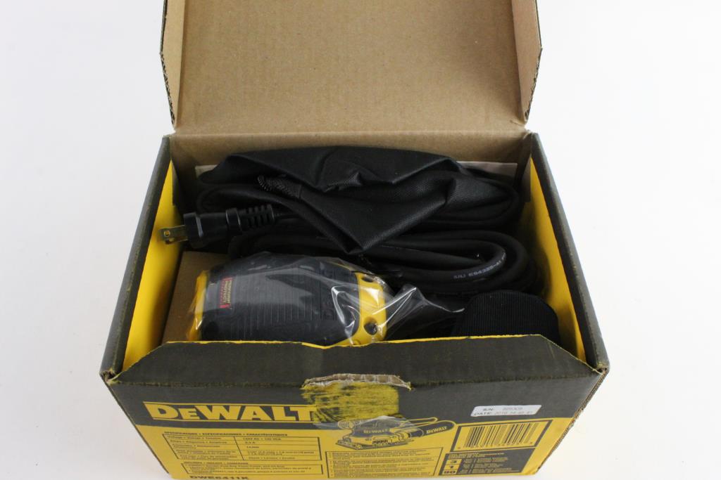DeWalt Palm Grip Sander Kit Property Room