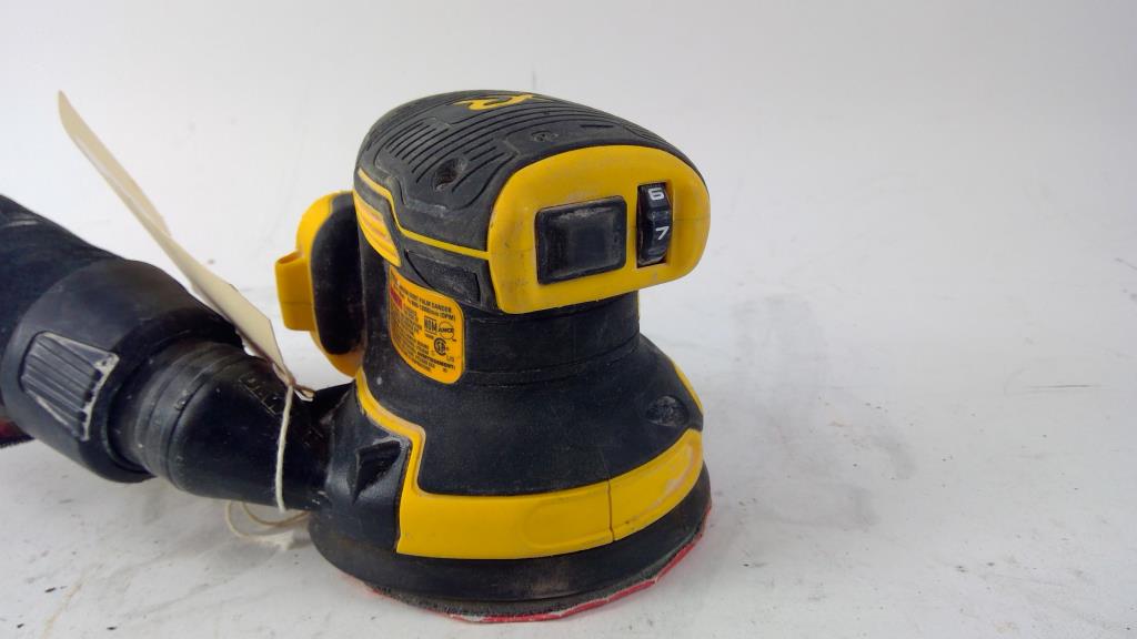 DeWalt Random Orbit Palm Sander, DCW210 Property Room