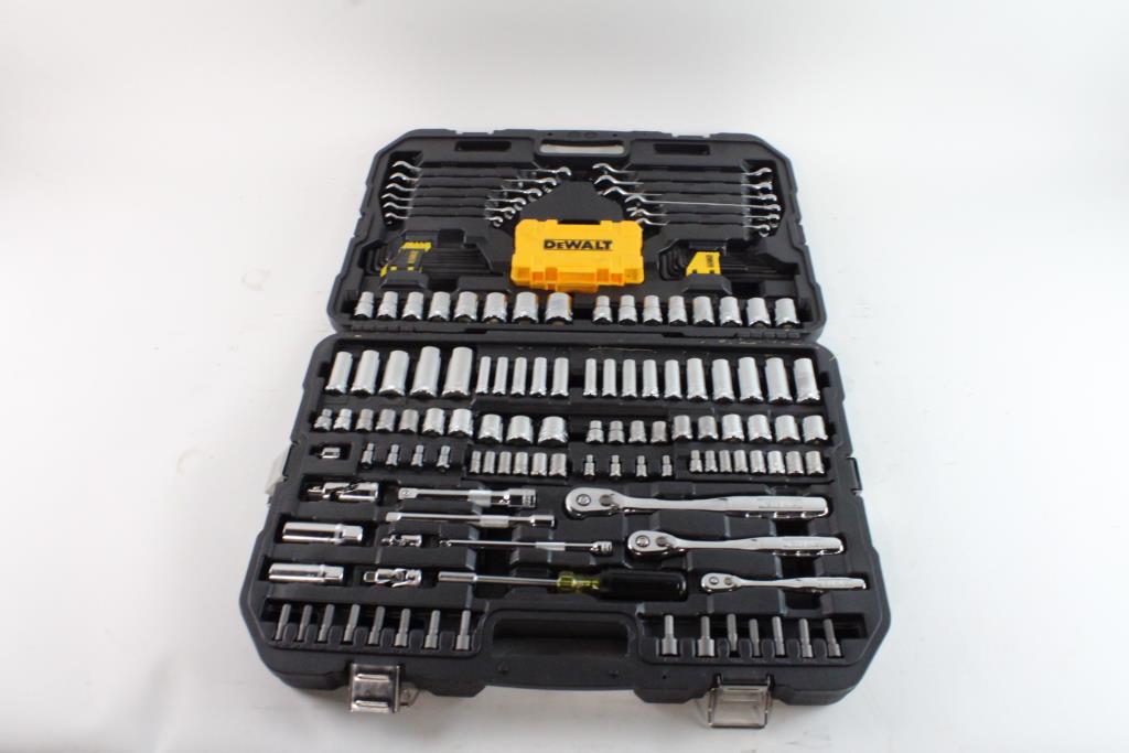 DeWalt Tool Set Property Room