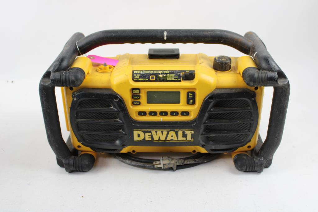 DeWalt Work Site Charger /Radio
