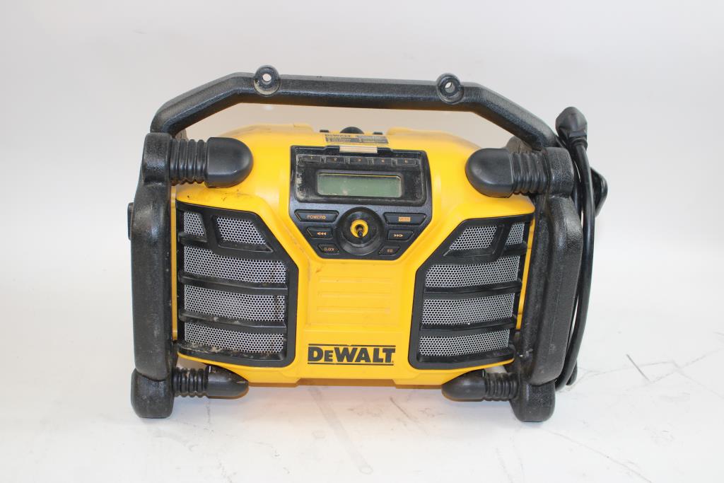 DeWalt Worksite Charger Radio DCR015 Property Room