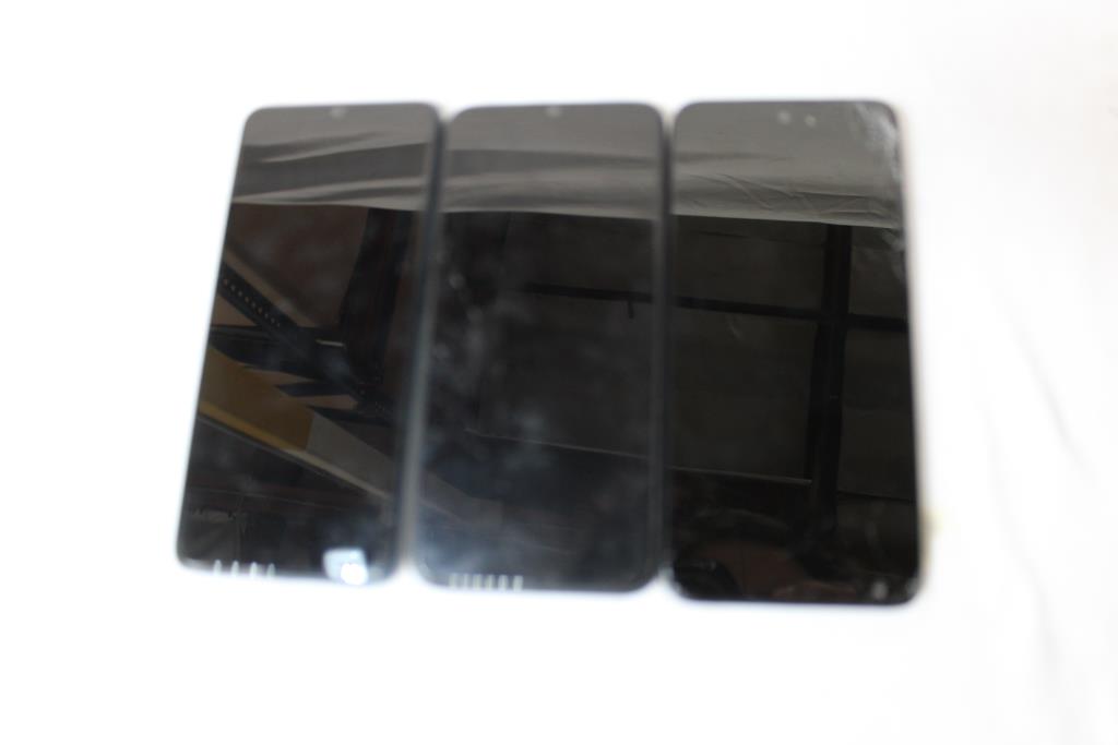 DIALN, Motorola, BLU Cell Phone Lot, 3 Pieces, Sold For Parts