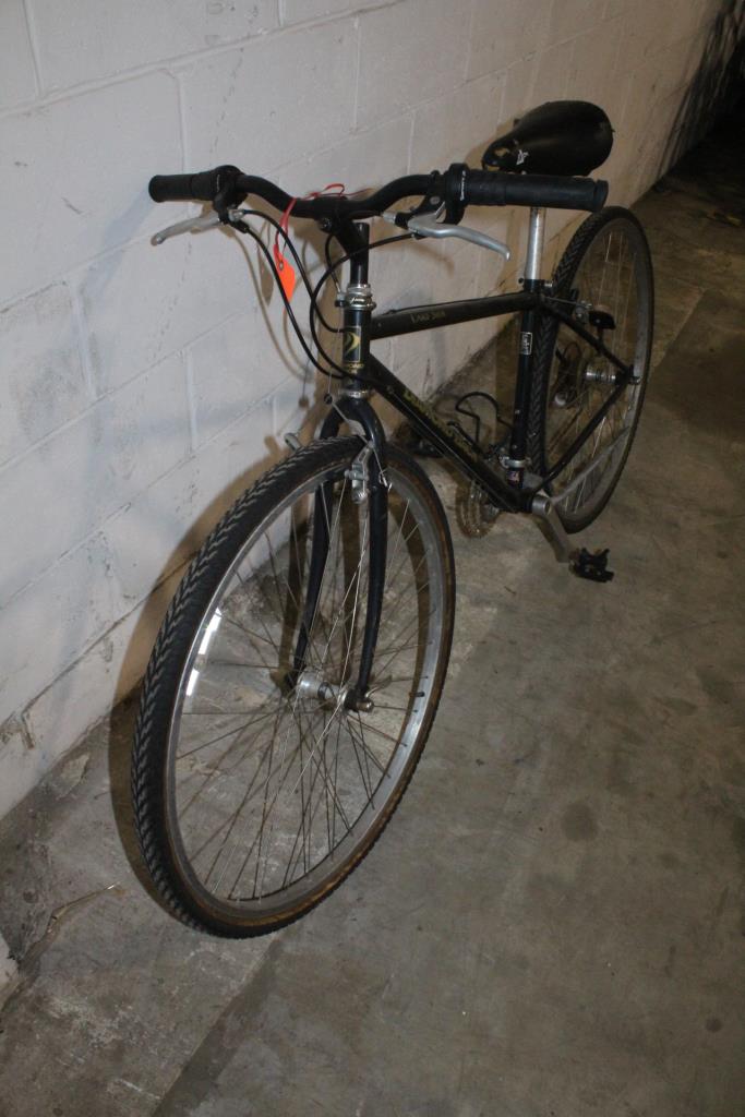 Diamondback Lakeside Hybrid Bike Property Room